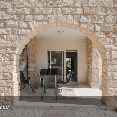 2 Bed Apartment, Σπίτι διακοπών Πέγεια